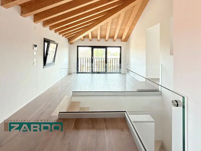 Appartamento con 5 locali in vendita in Loria