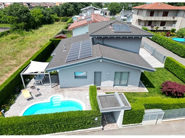 Casa quadrilocale in vendita in Fara Gera DAdda