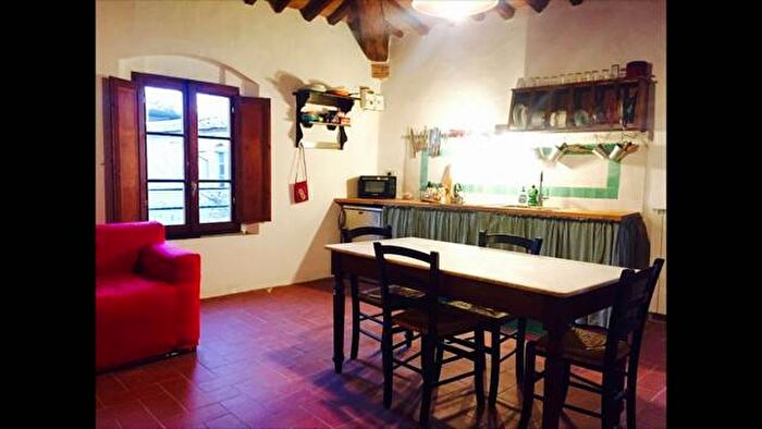 Appartamento trilocale in affitto in Centro, Terricciola