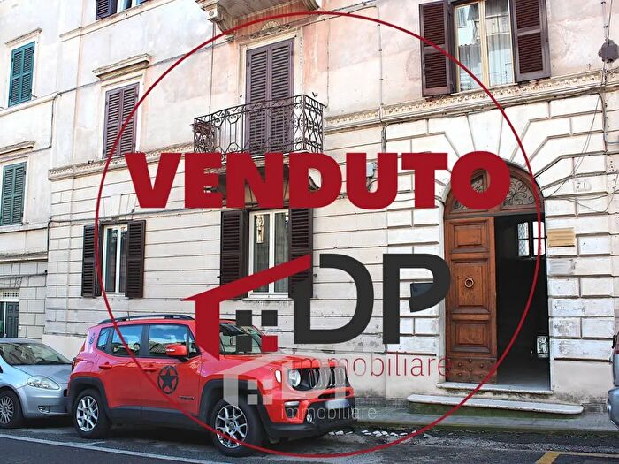 Appartamento trilocale in vendita in Via G Garibaldi, Palombara Sabina