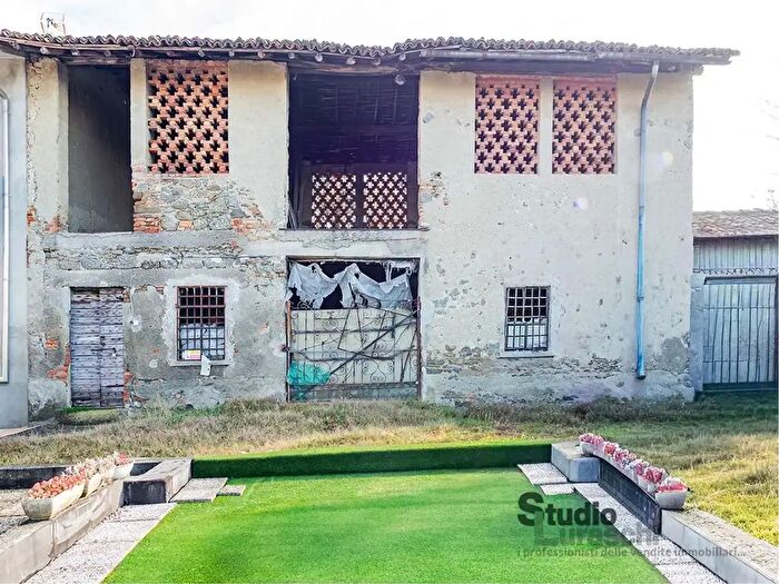 Case in Vendita e in Affitto - 2