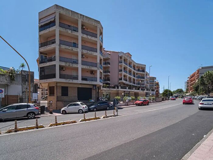 Casa quadrilocale in vendita in Via Adolfo Celi, Messina