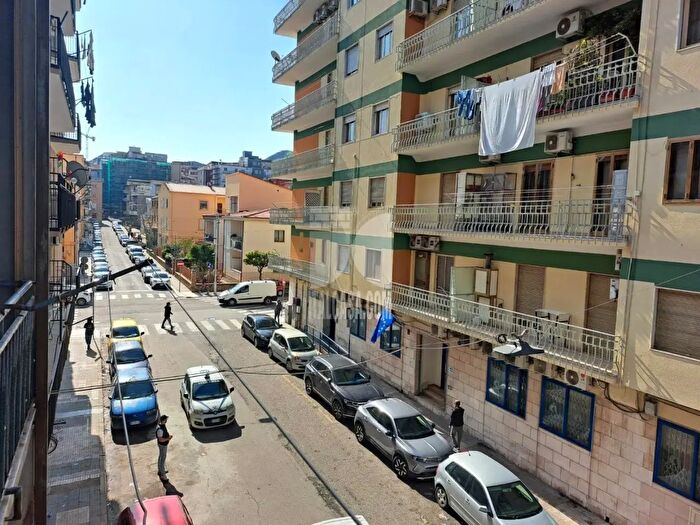 Appartamento trilocale in vendita in Via Giacomo Manna, Crotone