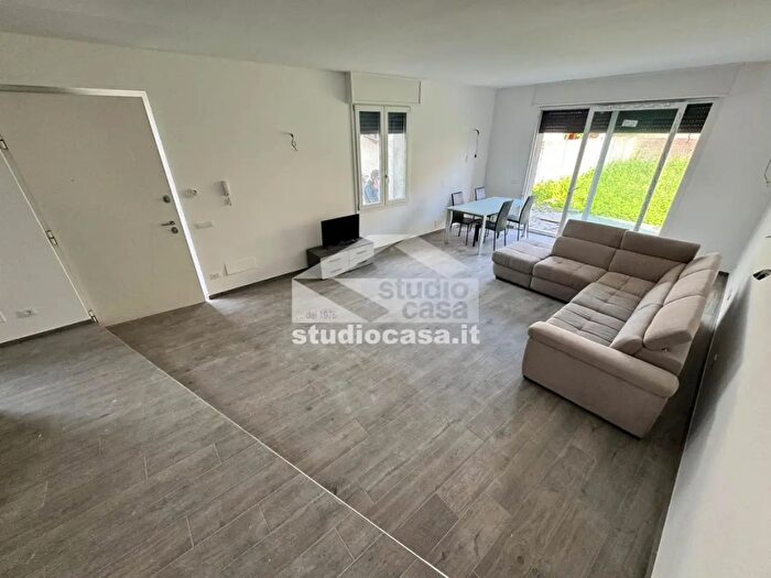 Casa quadrilocale in vendita in Via Roma, Capralba