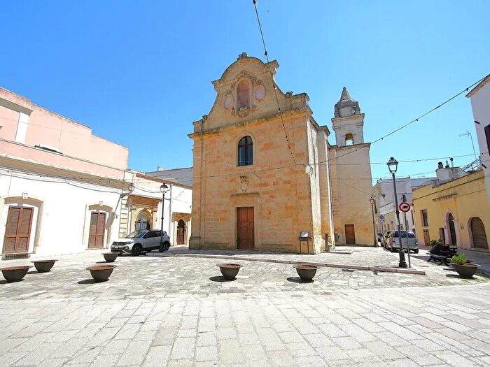 Casa quadrilocale in vendita in Piazza Municipio, PresicceAcquarica