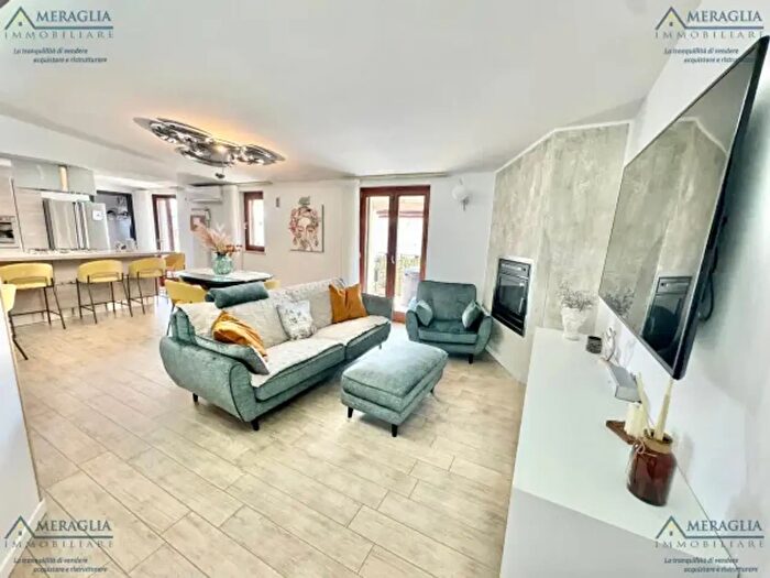 Appartamento trilocale in vendita in Via Umberto I, Parete