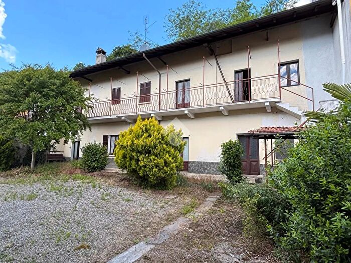 Casa con 5 locali in vendita in Via Bellomi, Varallo Pombia