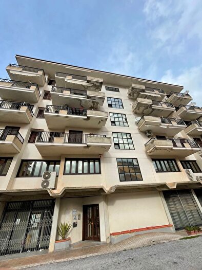 Appartamento trilocale in vendita in Via Sacro Cuore, Modica