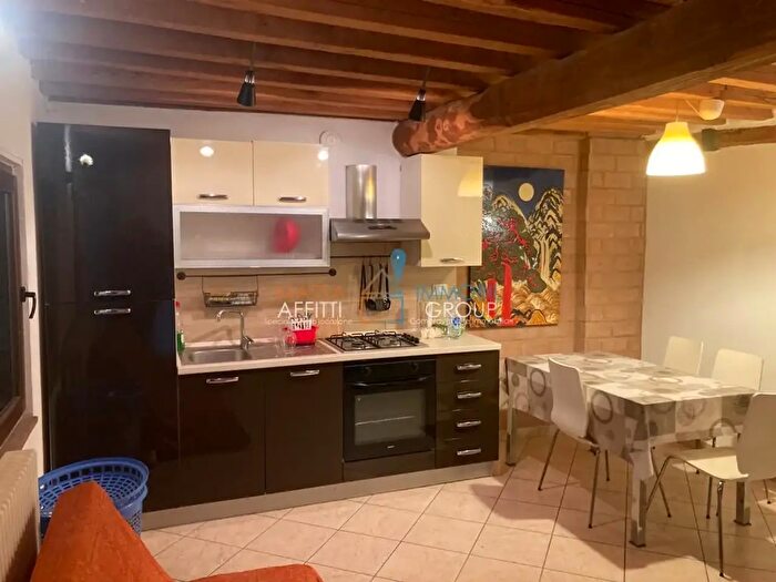 Appartamento bilocale in affitto in Viale Potrignano, Carrara