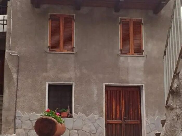 Casa con 6 locali in vendita in Via Francesco Rizzetti Centro Campelli Fobello Vercelli Piemonte Italia, Fobello