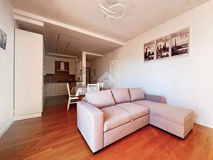 Appartamento trilocale in affitto in Viale Giacomo Matteotti, Civitavecchia