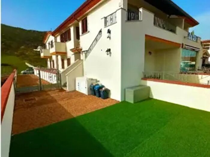 Appartamento trilocale in vendita in Via Santa Giusta, Siniscola