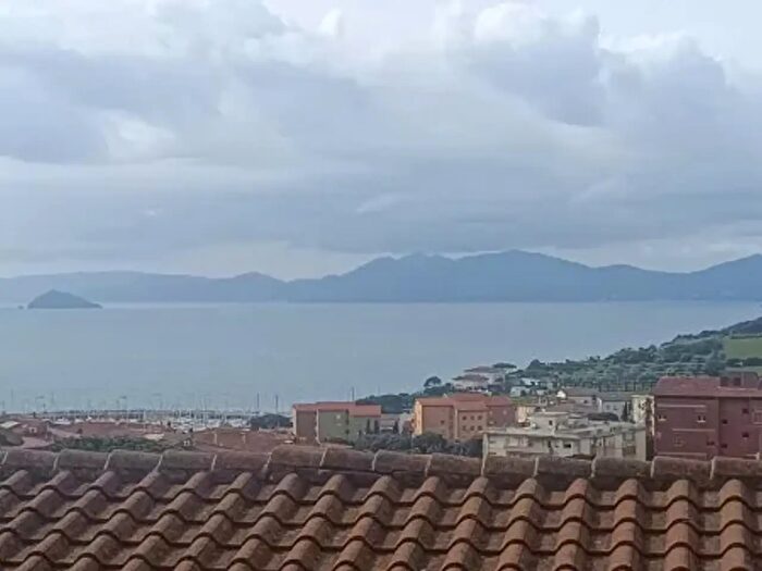 Appartamento trilocale in vendita in Piombino