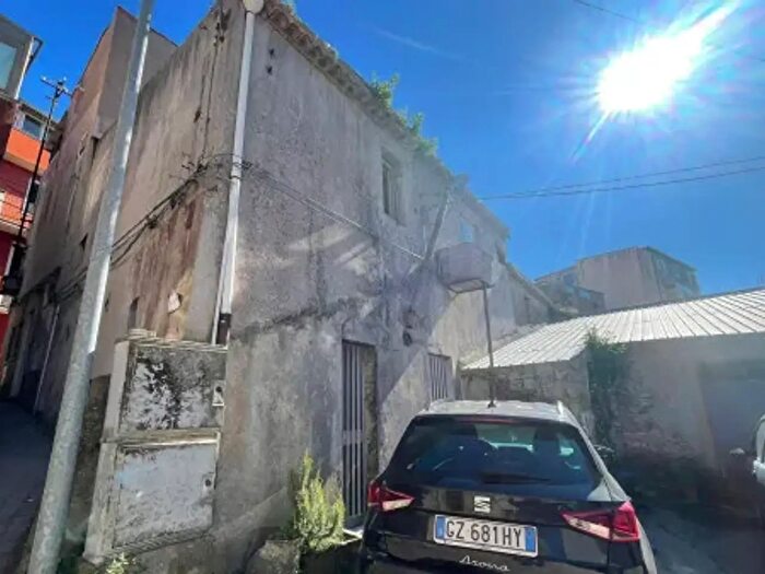 Casa trilocale in vendita in Via Pozzicello, Messina