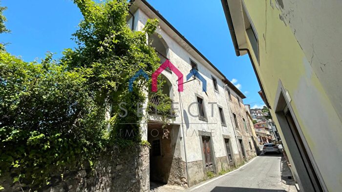 Casa con 5 locali in vendita in Coreglia Antelminelli