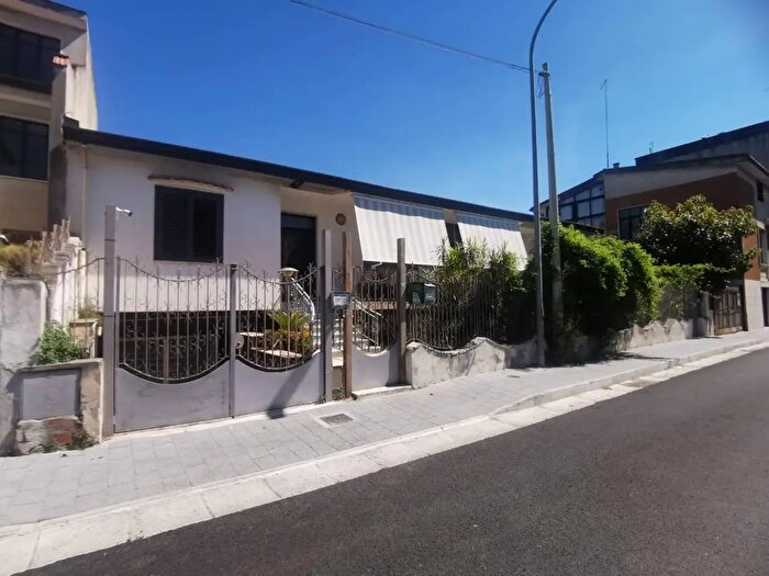 Casa con 14 locali in vendita in Via Adige, Caserta