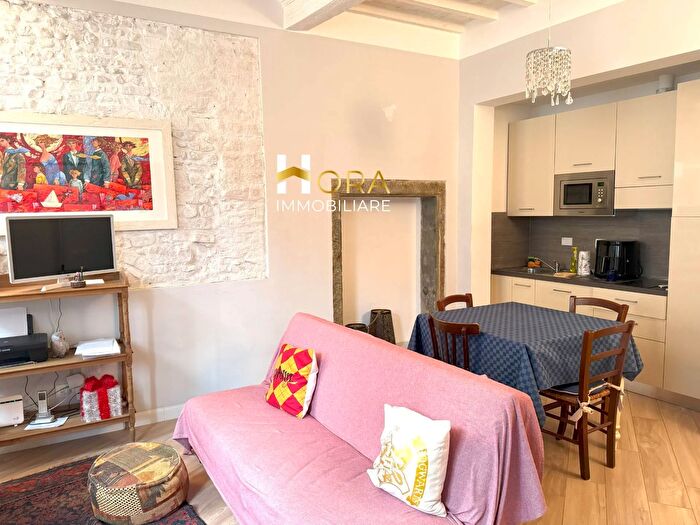 Appartamento bilocale in vendita in Via Fiesolana, Firenze