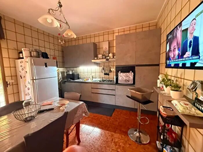 Appartamento con 5 locali in vendita in Via San Giacomo, Pomigliano D'Arco