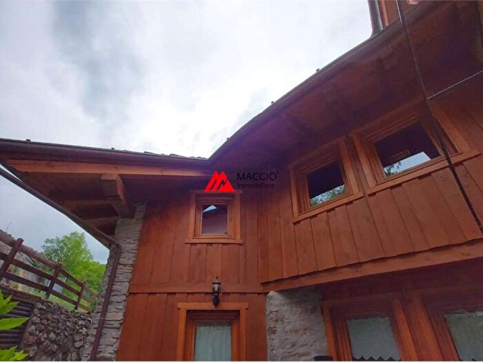Appartamento trilocale in affitto in fraz Moulin, Centro, Aymavilles