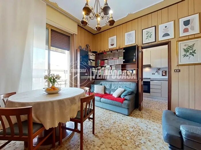 Appartamento trilocale in vendita in Via Goffredo Mameli, Biassono