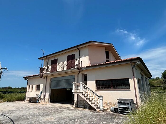 Casa con 6 locali in vendita in Via Santa Cristina, Genazzano