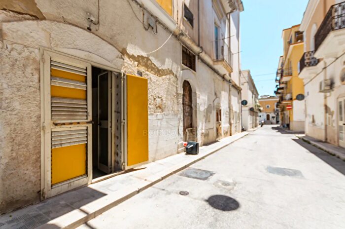 Appartamento monolocale in vendita in Via Vignola Manfredonia Zona Centro Storico, Manfredonia