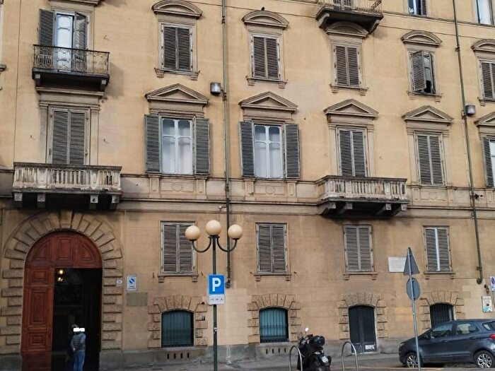 Appartamento monolocale in affitto in Piazza Solferino, Torino