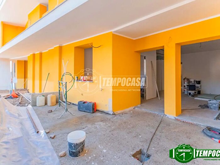 Appartamento bilocale in vendita in Via Madonna Pellegrina, Bareggio