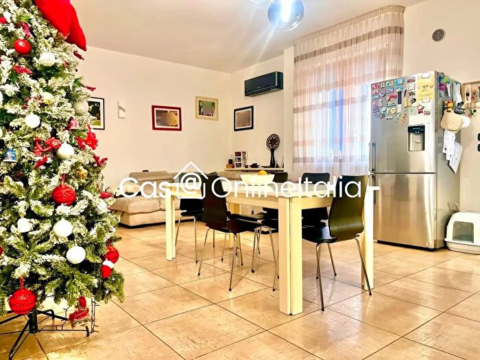 Appartamento trilocale in vendita in Via Antonio Vivaldi Prato, Prato