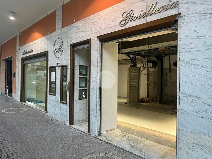 Appartamento in vendita in Via Giuseppe Urbani, L'Aquila