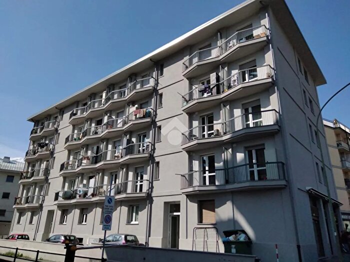 Appartamento trilocale in vendita in Corso Ivrea, Aosta