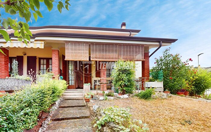 Casa con 5 locali in vendita in Via C Roda Montanara, Curtatone