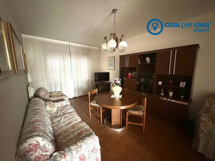 Appartamento trilocale in affitto in Via Roma, Guarda Veneta