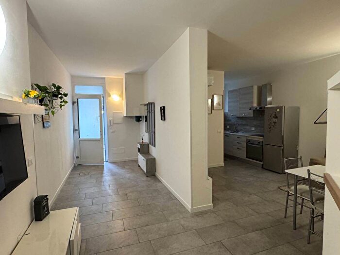 Appartamento bilocale in affitto in Via Marco dAgrate, Corvetto, Milano