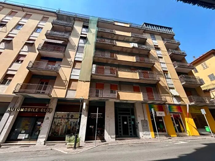 Appartamento trilocale in vendita in Via Moriondo, Acqui Terme