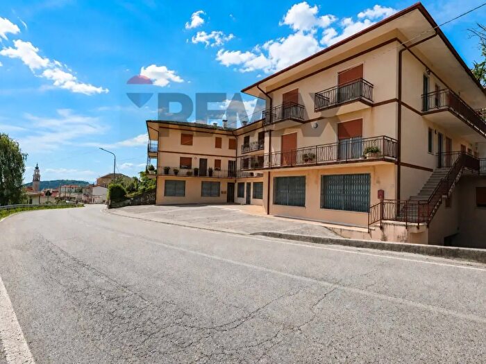 Appartamento con 5 locali in vendita in Lusiana Conco