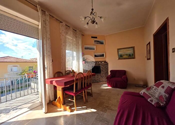 Appartamento quadrilocale in vendita in Via Santo Stefano, Tortora