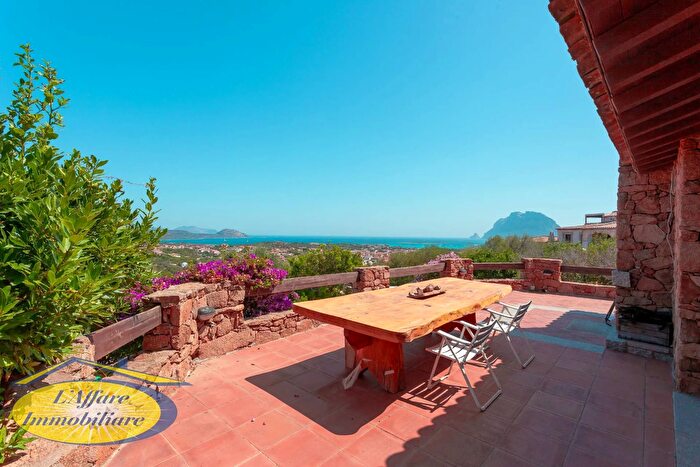 Casa con 5 locali in vendita in Via Marghine, Loiri Porto San Paolo