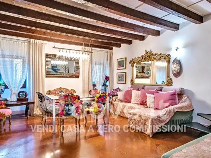 Appartamento trilocale in vendita in Via Pignolo, Bergamo