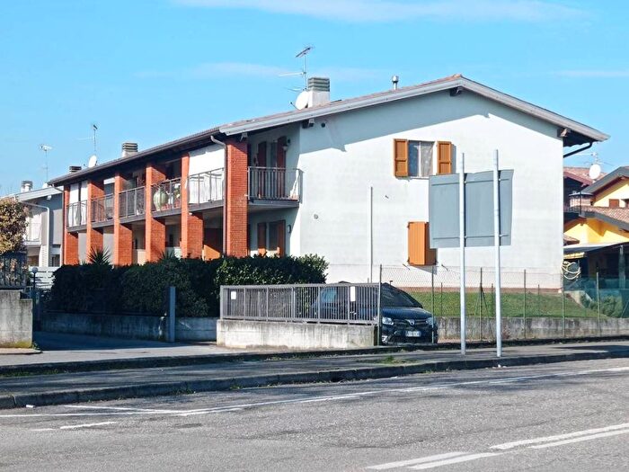 Casa con 6 locali in vendita in Via Papa Giovanni XXIII, Centro, Carpenedolo