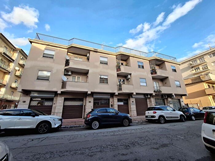 Appartamento con 9 locali in vendita in Via Carlo Cattaneo, Sora