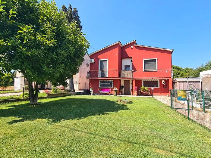 Casa con 8 locali in vendita in Via Carbonara Borgoricco, Borgoricco