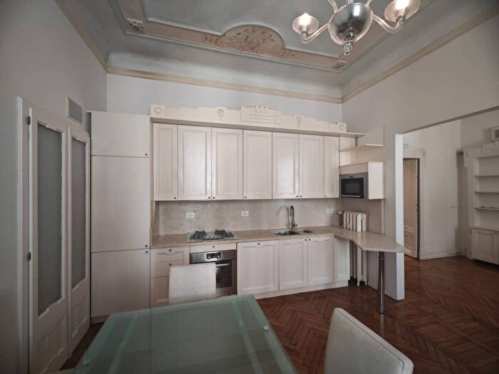 Appartamento trilocale in affitto in Via Antonio Stradivari, Buenos Aires, Milano