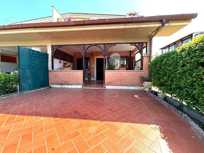 Casa quadrilocale in vendita in Via Verona, Ardea