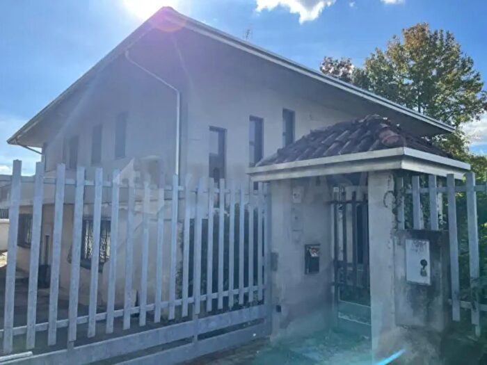 Casa trilocale in vendita in Via Novaj, Cardano Al Campo