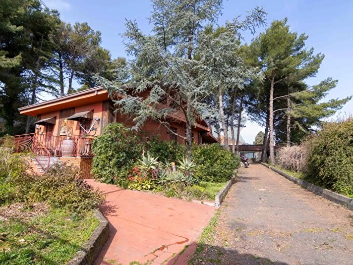 Casa con 5 locali in vendita in Via De Pretis, Mascalucia