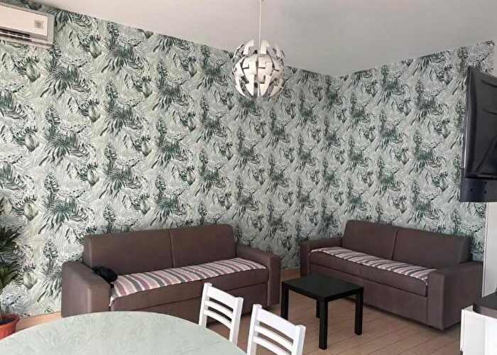 Appartamento trilocale in affitto in Viale dei Salesiani, Cinecittà, Roma