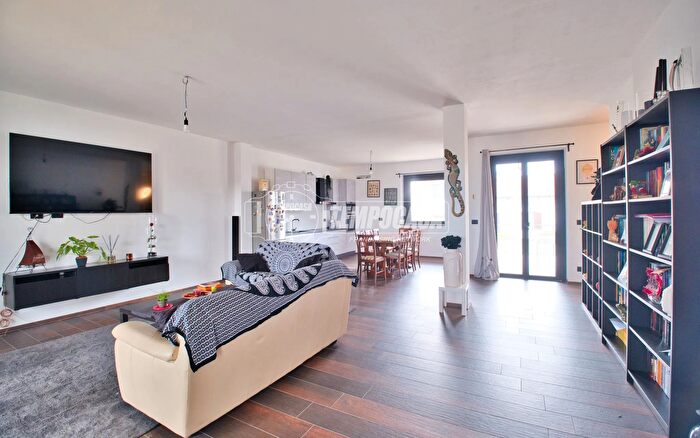 Casa quadrilocale in vendita in Lignana