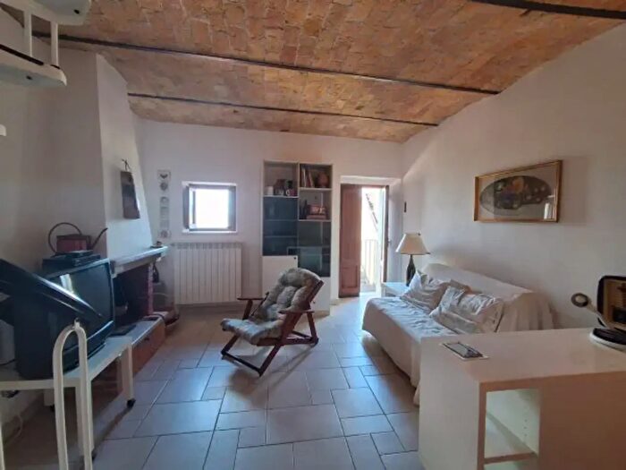 Casa bilocale in vendita in Piazza San Rocco, Scontrone