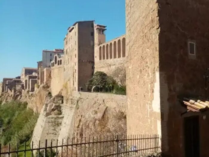 Casa bilocale in vendita in Via dei Lavatoi, Pitigliano